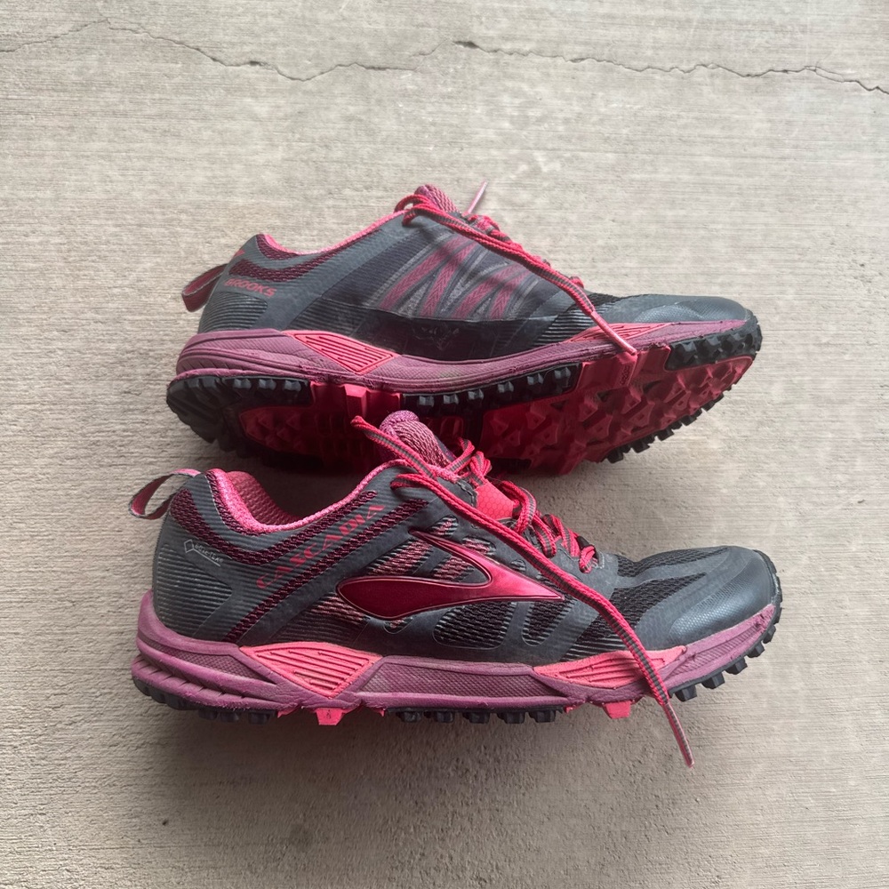 Brooks Women's Charcoal and Fuchsia Athletic Shoes